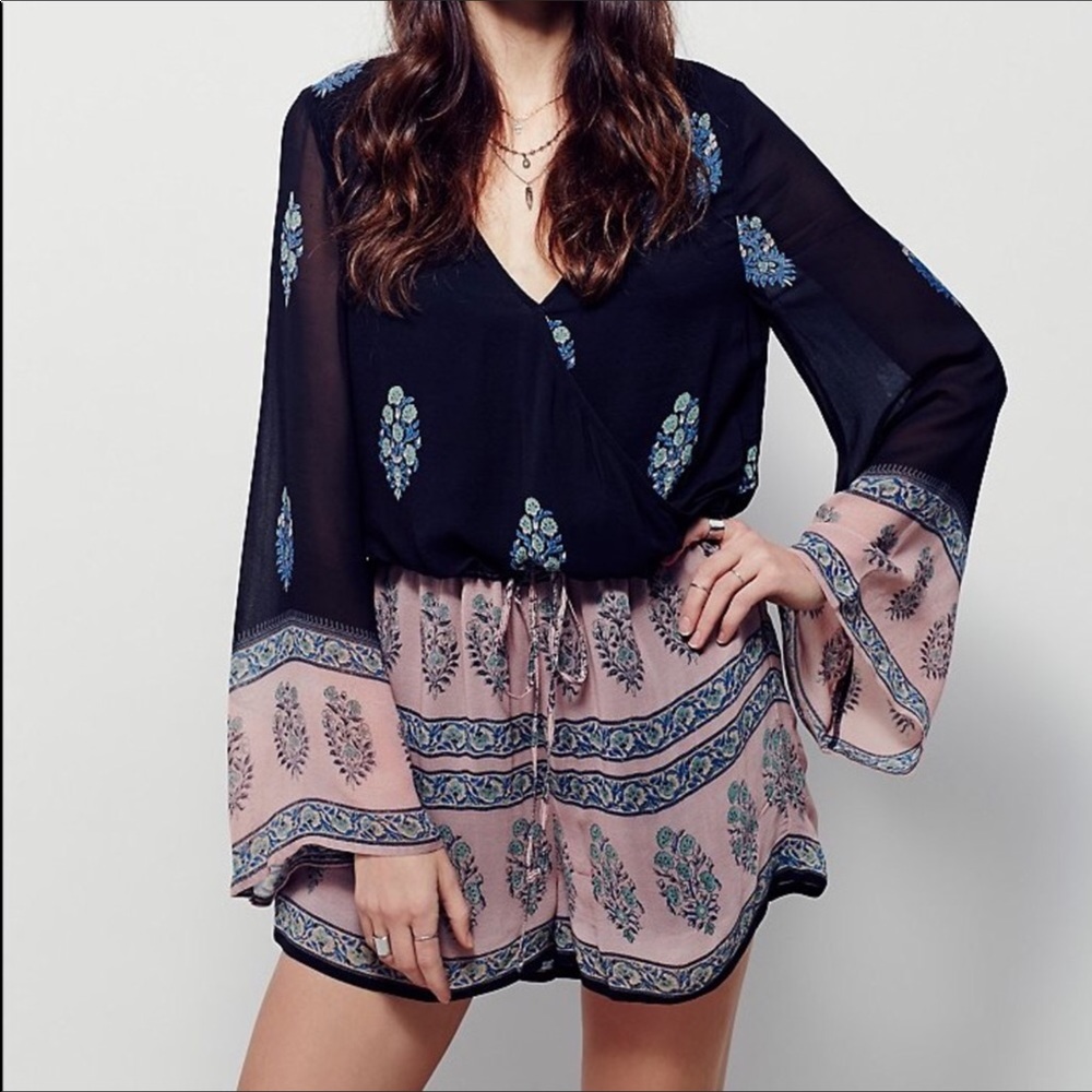 Flowy romper 🌸